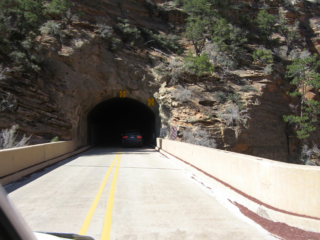 Zions tunnel